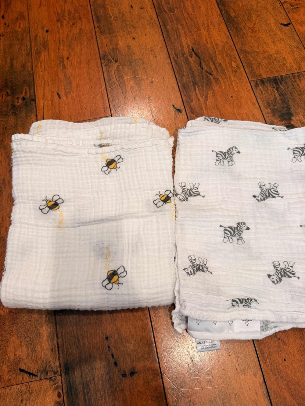 Muslin Swaddle Blankets - White with Bee and Zebra Prints